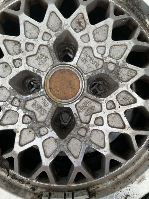 Vând Roți Mașină