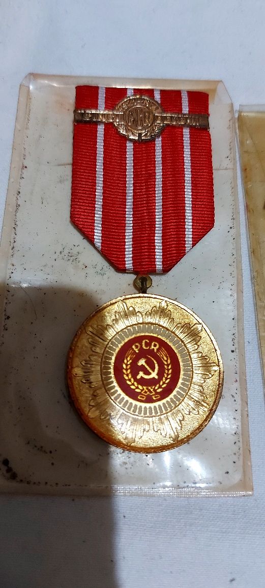 Medalii și decoratii