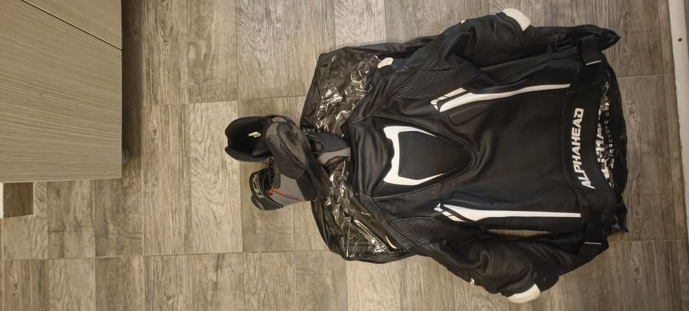 Geaca Piele Alphahead protectie spate. Ghete Moto TCX