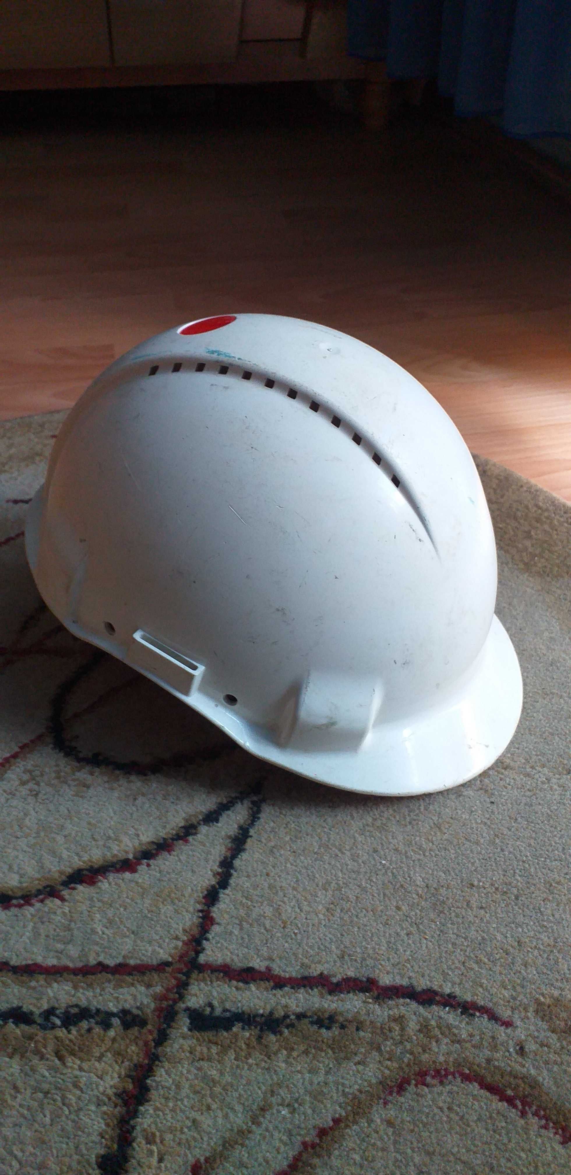 Cască protecție marca 3 M mărimea 54/62 cm reglabilă