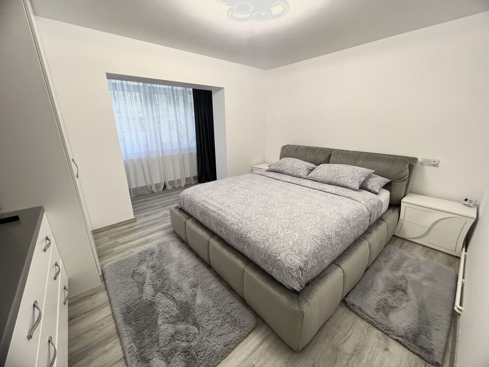 Vand Apartament 2 camere lux complet renovat si utilat ,Proprietar