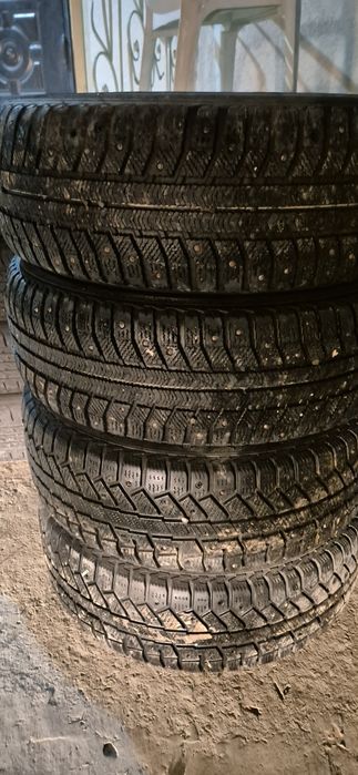 Зимние шины в хорошем состоянии