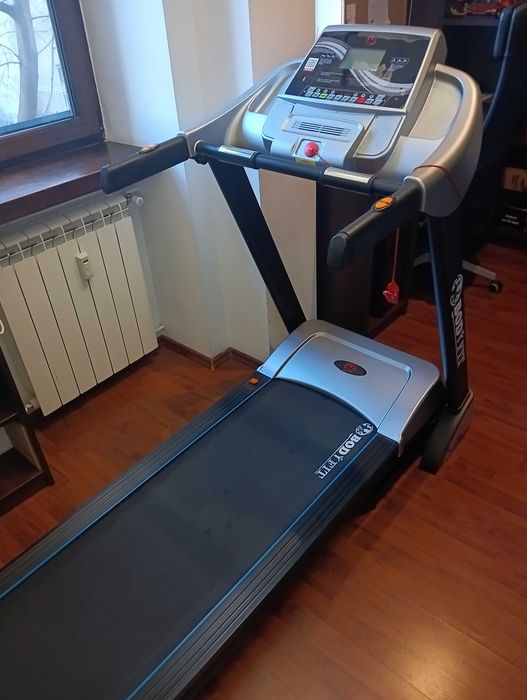 Banda de alergat BodyFit A5000