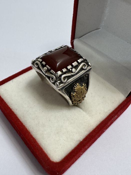 Inel (ghiul) barbatesc din argint, piatra carneol.