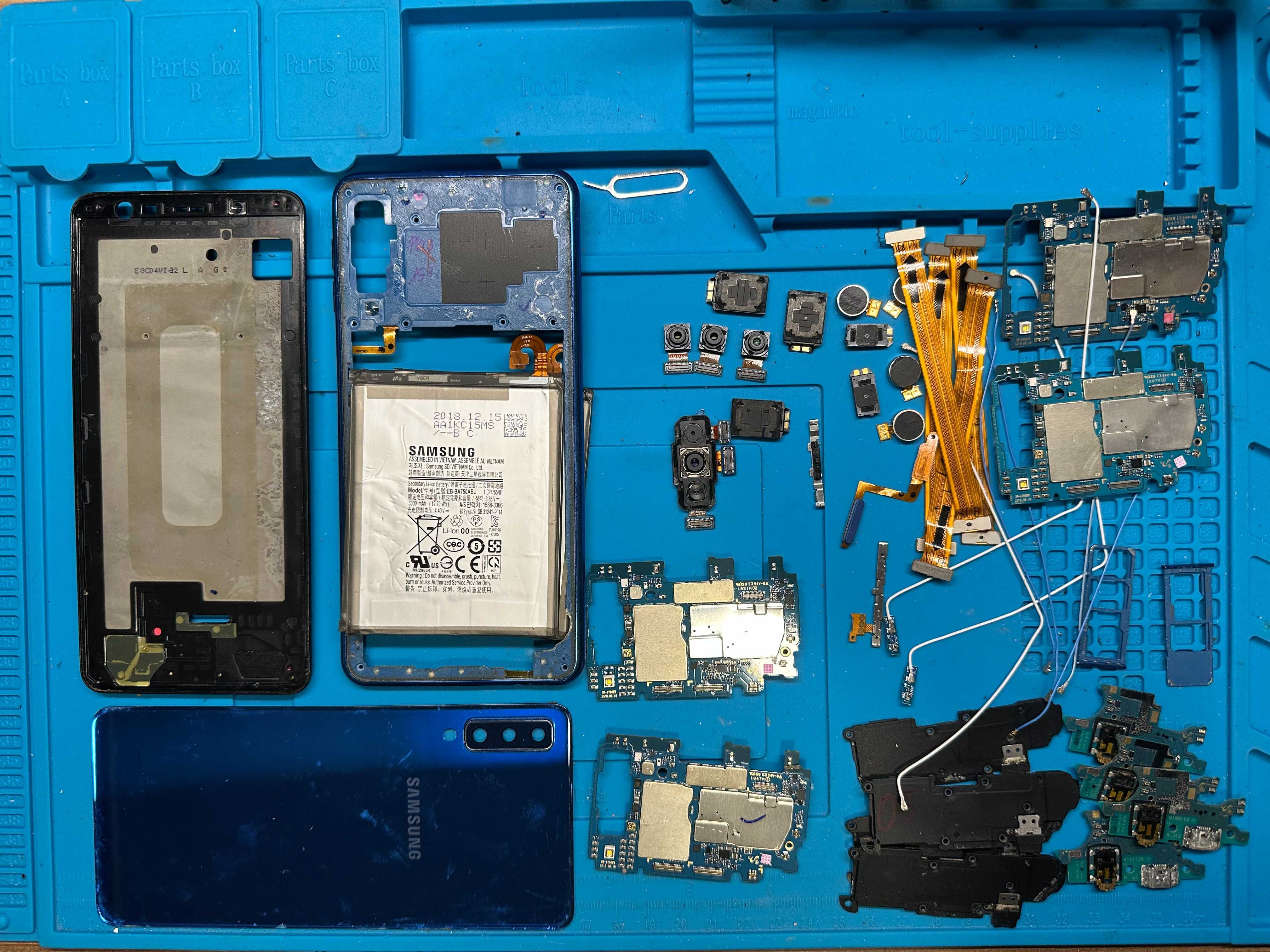 Резервни части за Samsung Galaxy A7 2018