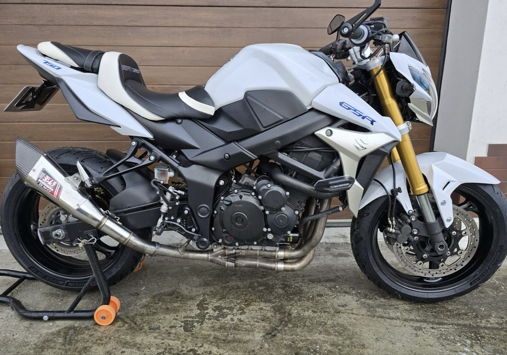 Suzuki Gsr 750 - A2(Yoshimura-Black&White)