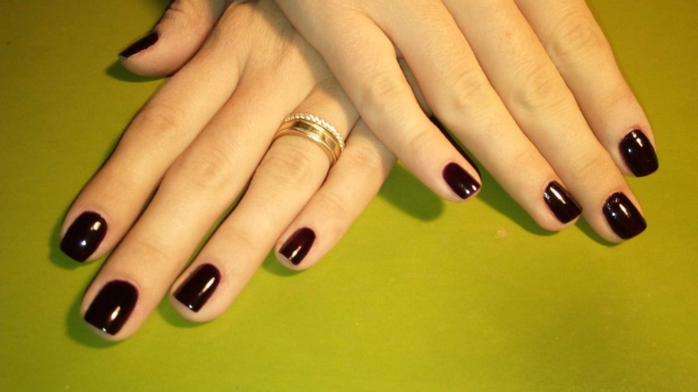 IAȘI - LA DOMICILIUL TĂU! Manichiură/pedichiură clasică și epilat