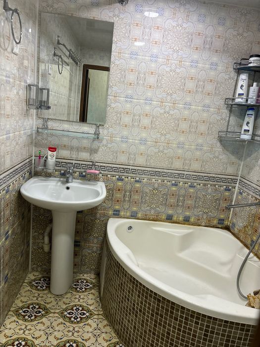 4 комнатная квартира около Миробод авенью