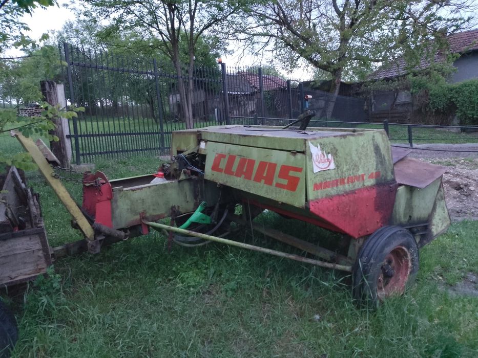 Vând 2 balotiere HEESTON / CLAAS.