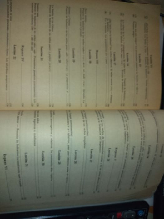 ИСПАНСКИ ЕЗИК:наръчник телев. курс -разговорен испански,речник