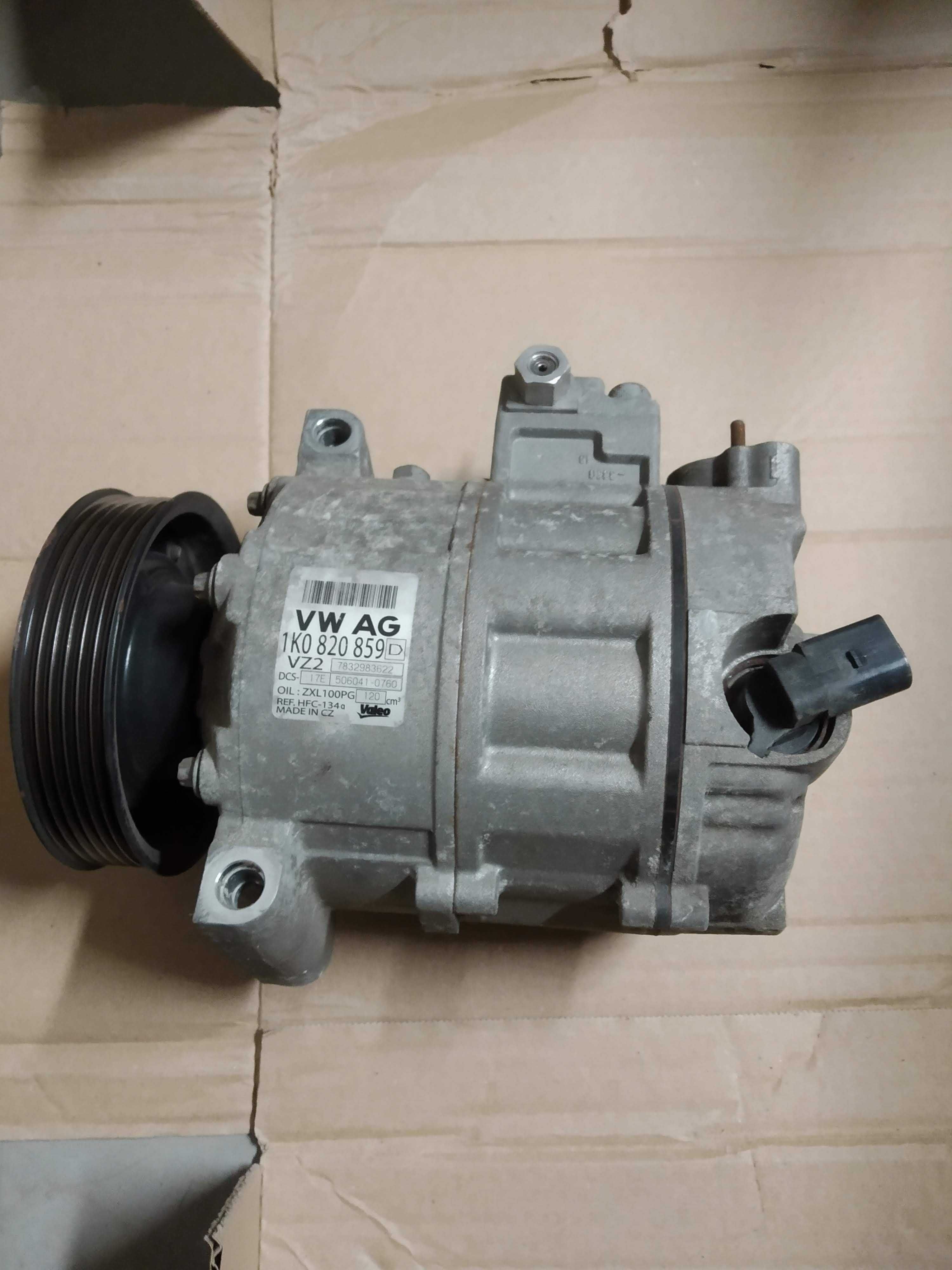 Компресор за климатик VW Golf 5 1.6 бензин (1K0 820 859 D) - За части