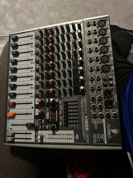 Mixer behringer xeny x1222USB