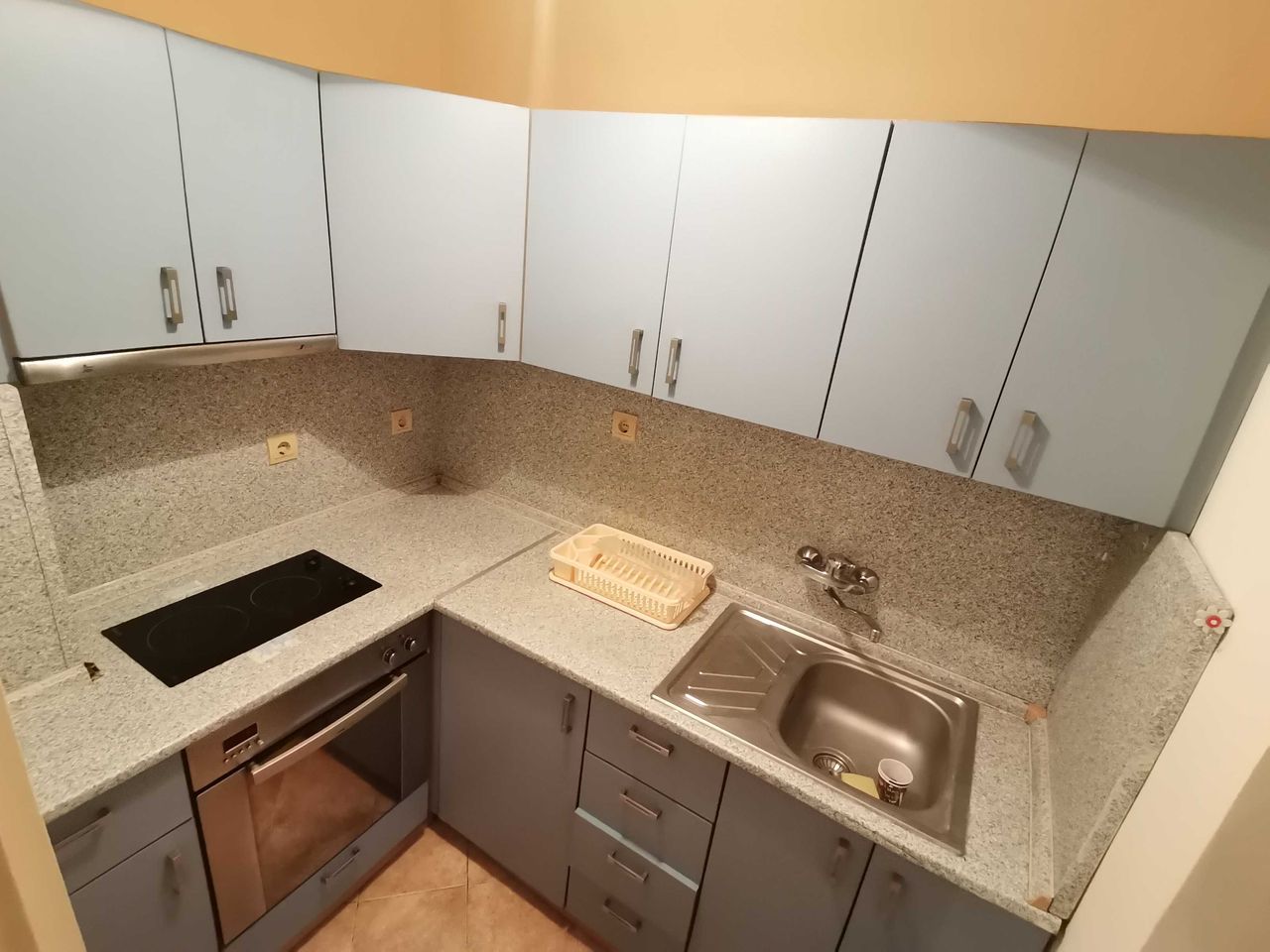 Дава се под наем Двустаен апартамент в Бургас, Център - 70 кв.м за 204 € - Снимка #1