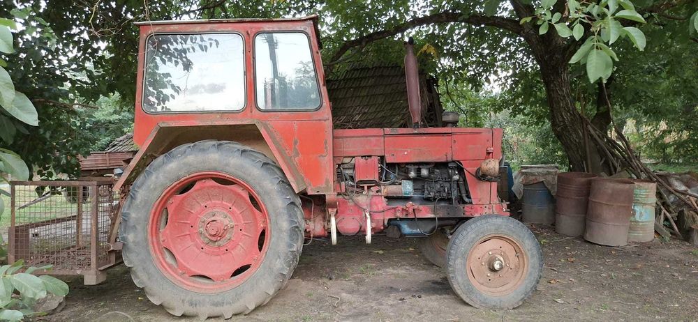 De vânzare, Tractor u650, remorcă, plug, disc agricol și  grapă
