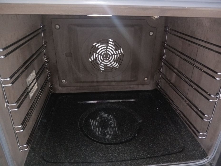 Свободно стояща печка с керамичен плот VOSS  2 години Гаранция!