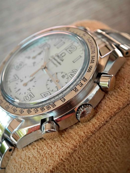Автоматичен Часовник Omega Speedmaster Recuced Mother Of Pearl Dial