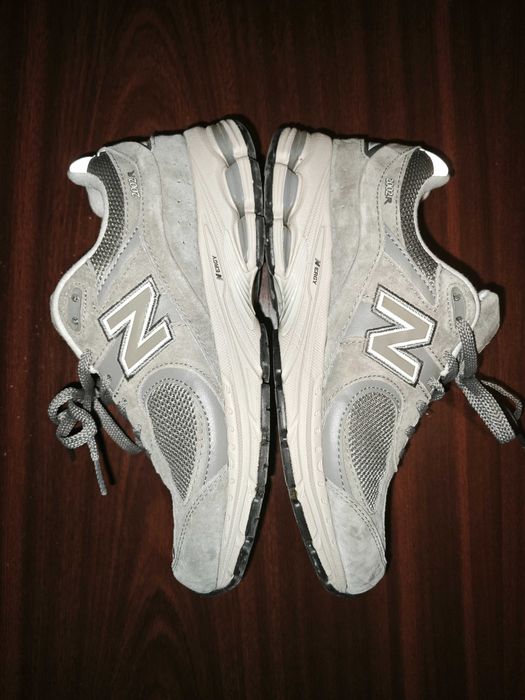 New Balance 2002R Gray/Cream