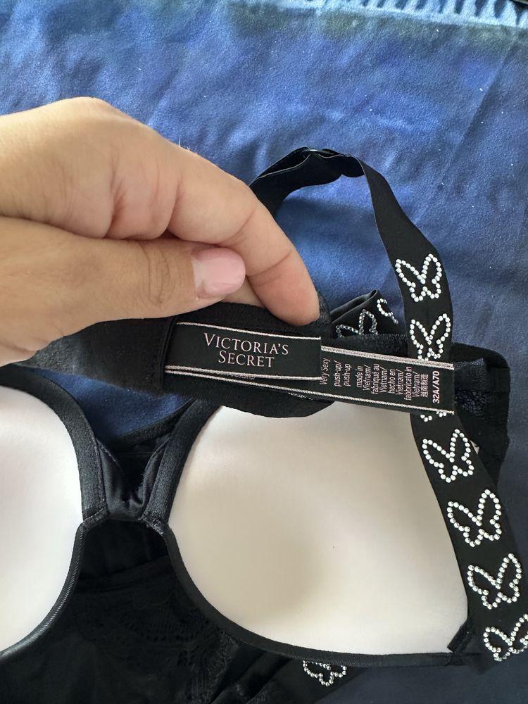 Бельото Victoria Secret, размер ХС, цена 100 лв