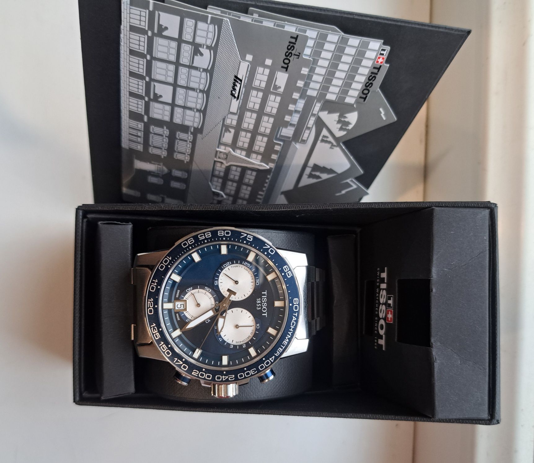 Часы     Tissot.