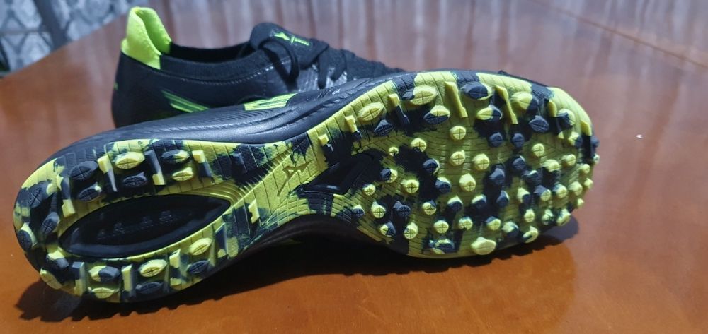 Sarakanojka, Mizuno morelia neo M8