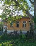 Двуетажна къща с двор в центъра на село Кубадин, област Бургас