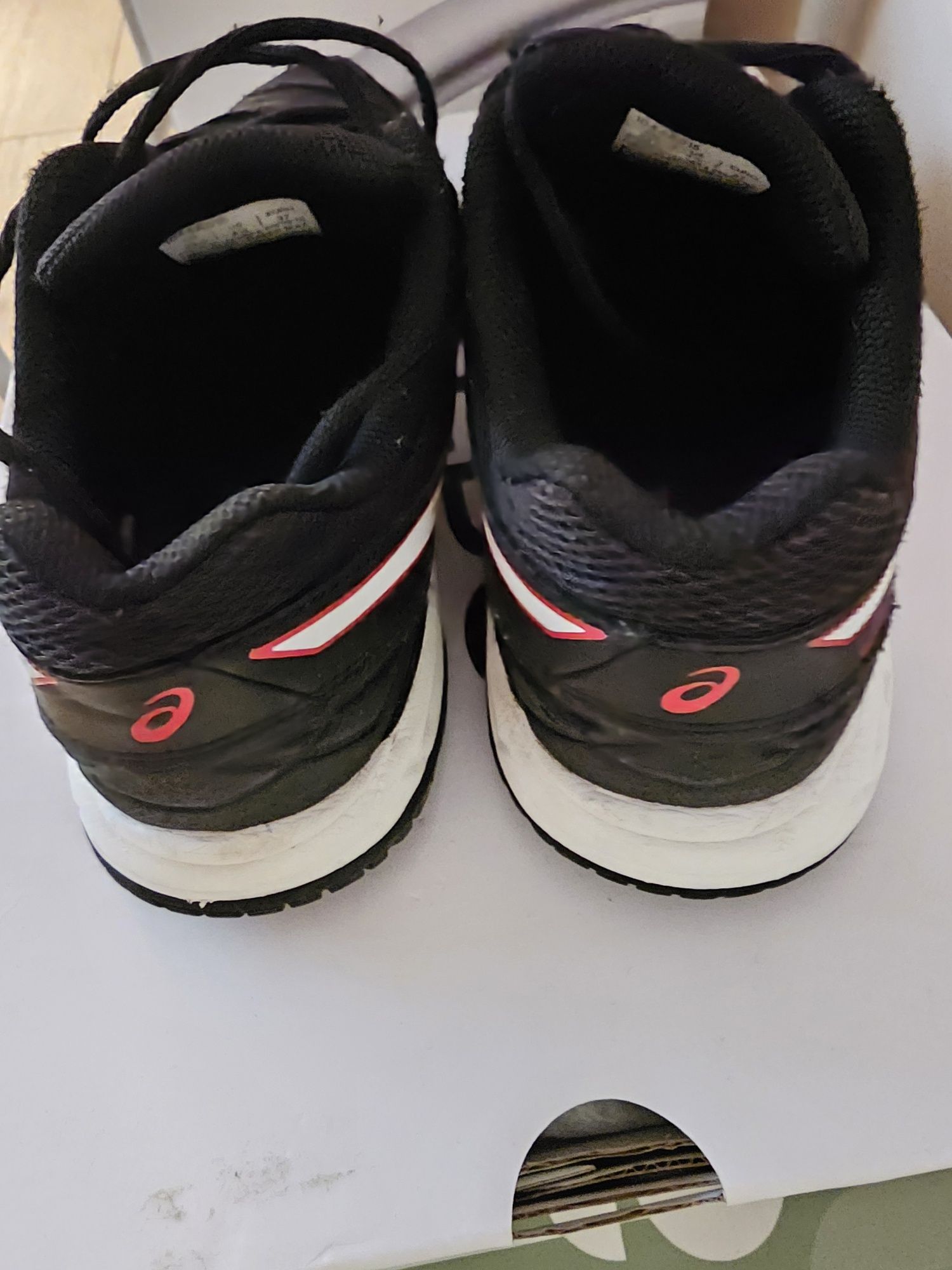 Asics детски маратонки - размер 37