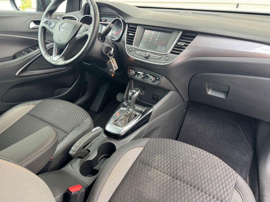 Opel Crossland  X cutie automata in RATE FIXE FARA AVANS