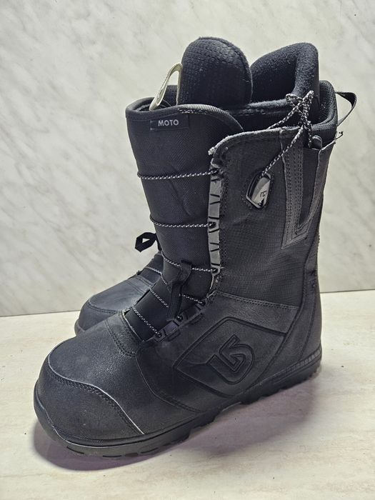 Boots 137  buti placa snowboard Burton   mărimea  43,5 (28,5   cm) .