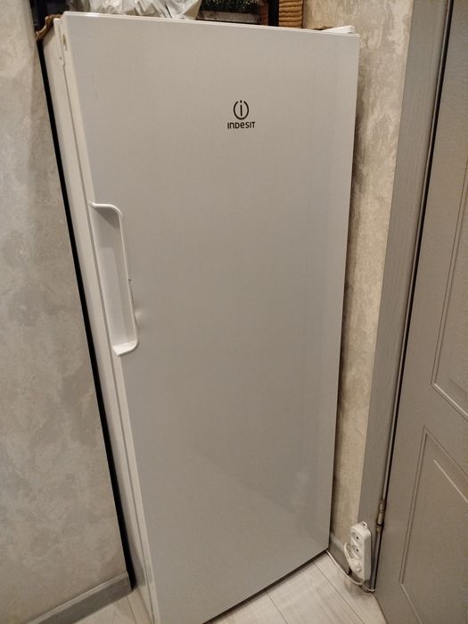 Продам морозилку