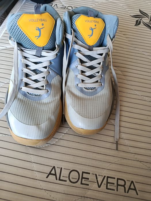 Asicsdan krasofka 43 razmeri