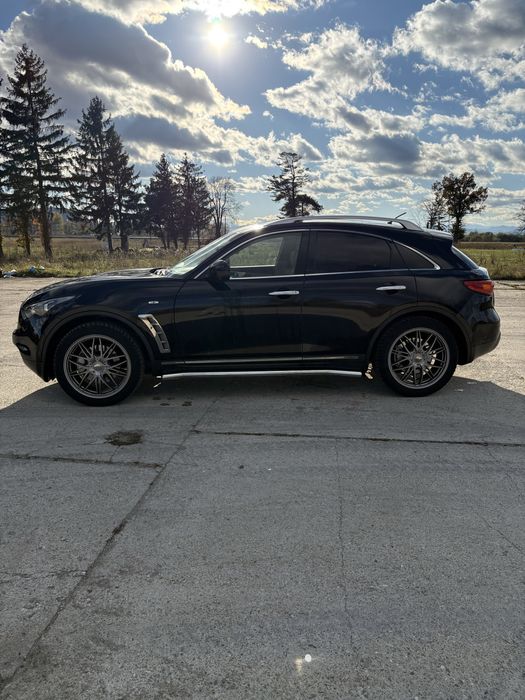 Infiniti fx30d full options