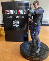 Figurina Leon Scott Kennedy, Resident Evil, 30 cm