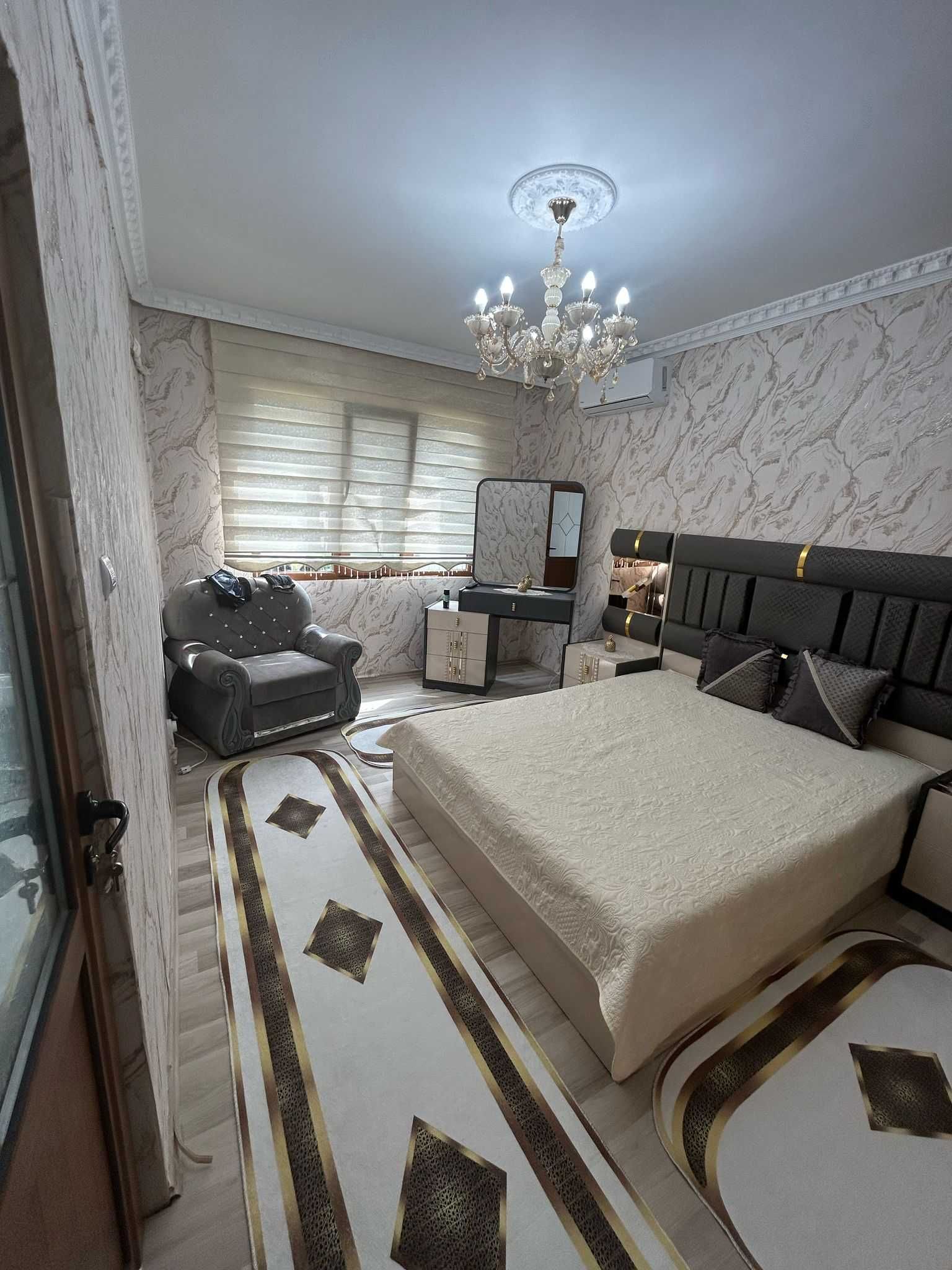 Продава се апартамент в Пловдив кв изгрев 82 кв след основен ремонт