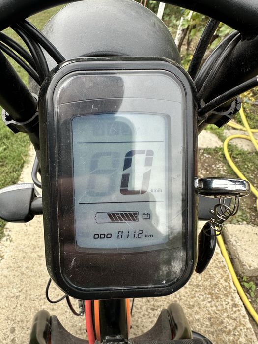 Vand triciclu electric cu garantie