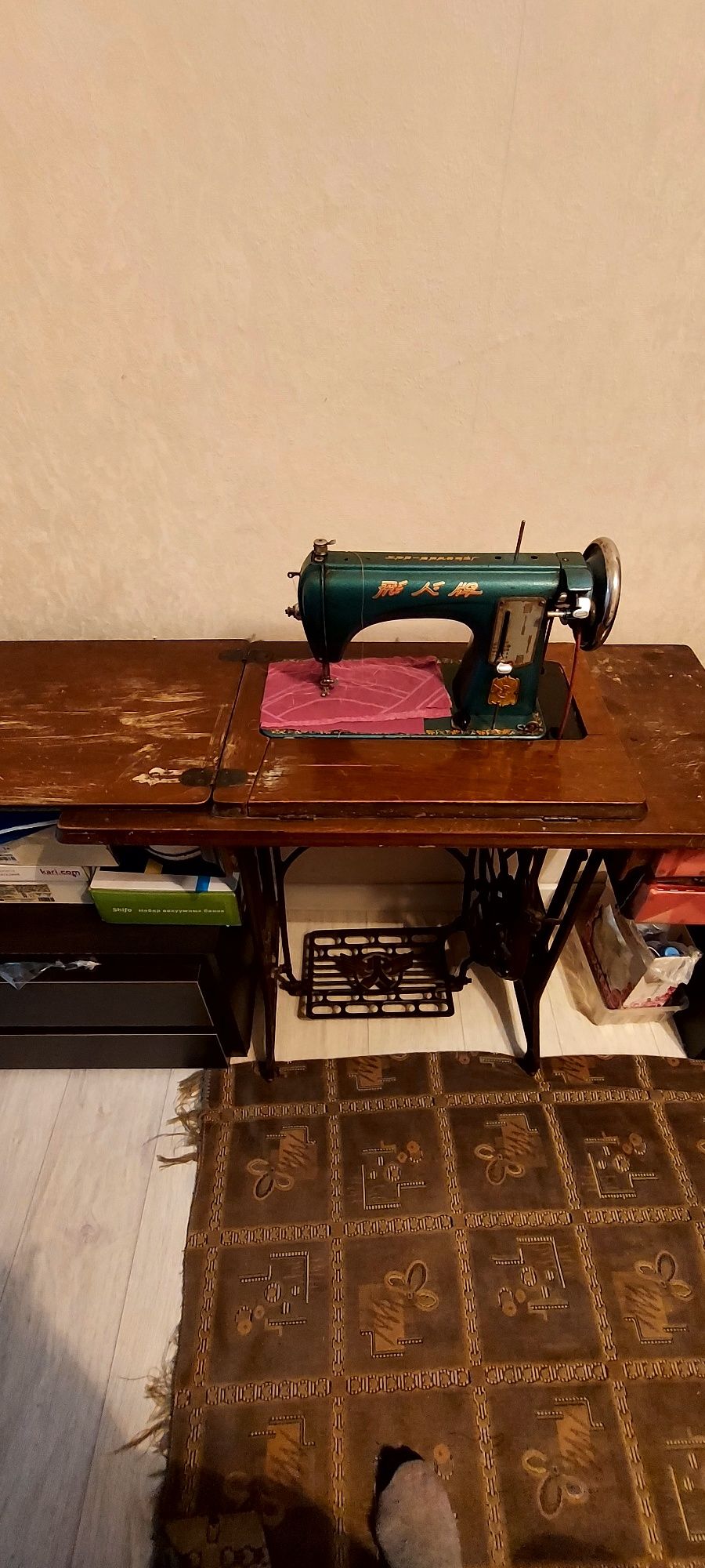 Швейная машинка (антиквариат)