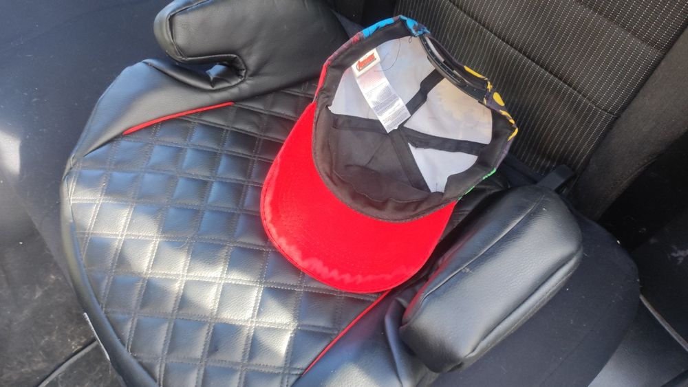 Inaltator scaun copii auto masina piele stare perfecta isofix + sapca