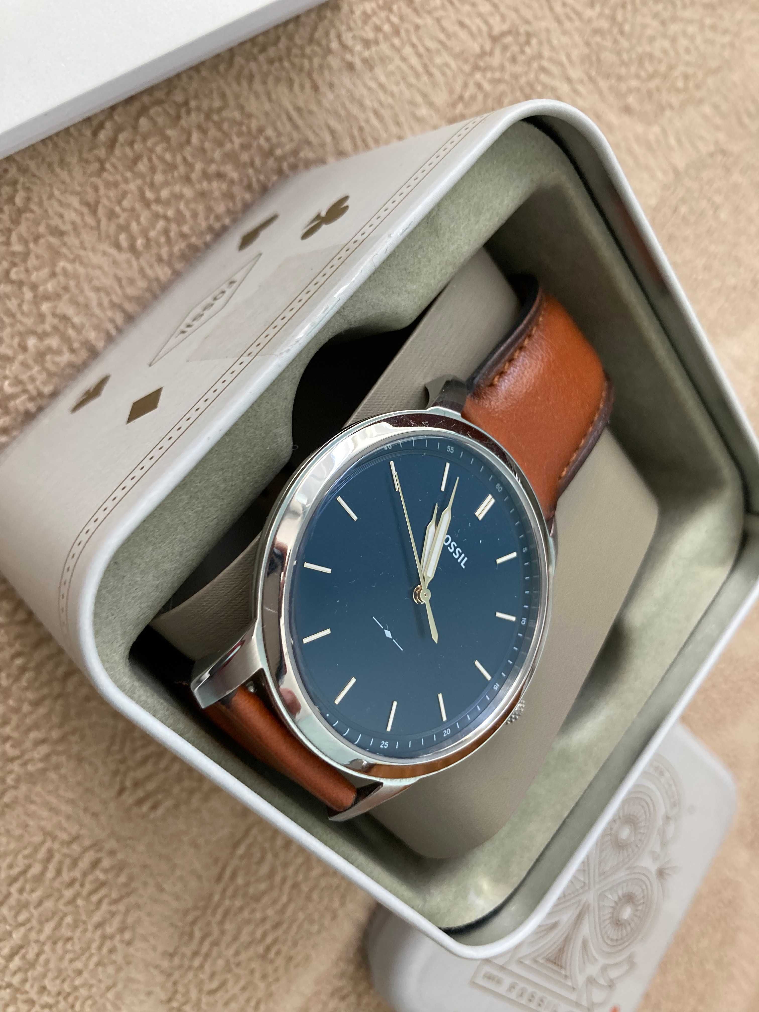 Fossil Часовник The Minimalist в сребристо и кафяво