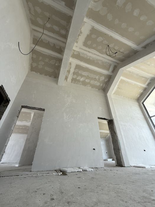 Casă nouă P+M de vânzare – se predă la alb. Pret negociabil.