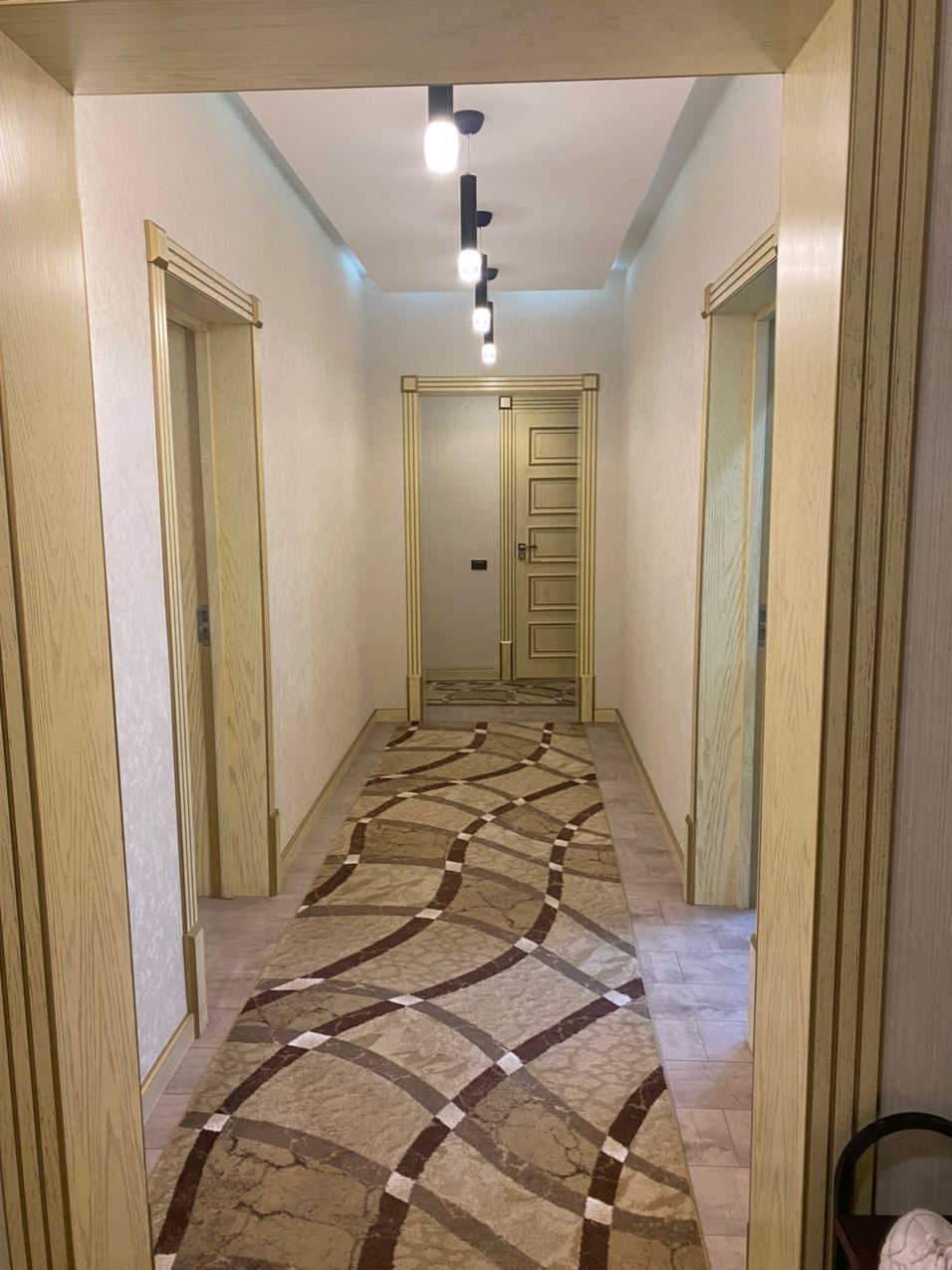Метро Хамза, Новза 4/5/9. Срочно продается квартира