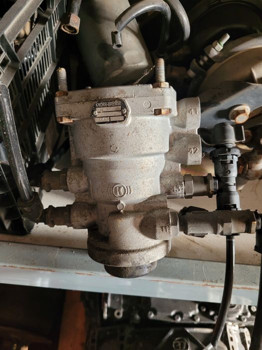 Supapa refulare, 4 cai, trailer, supapa abs  iveco eurocargo