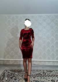 Красный вечерный платье