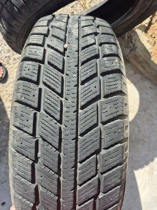 Зимни гуми 235 /65/R17