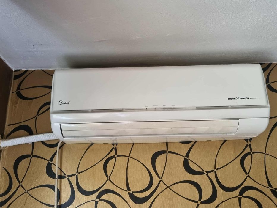 Климатик Midea 12”