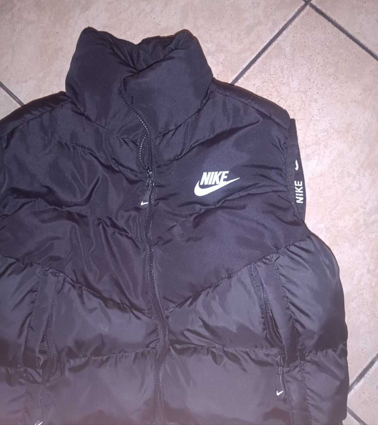 Мъжки черен елек NIKE