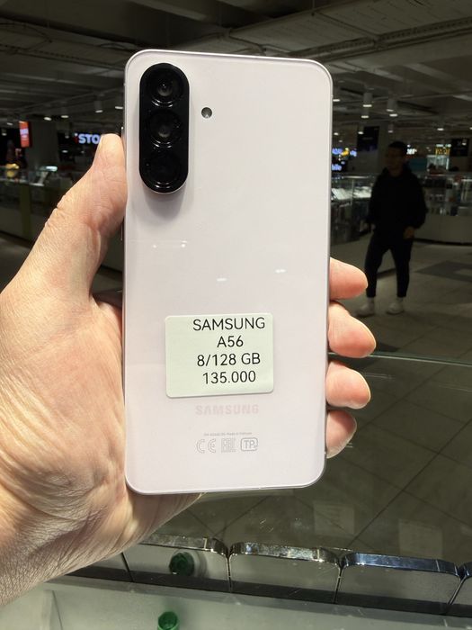Samsung A56 память 8/128 гб в идеале с коробкой