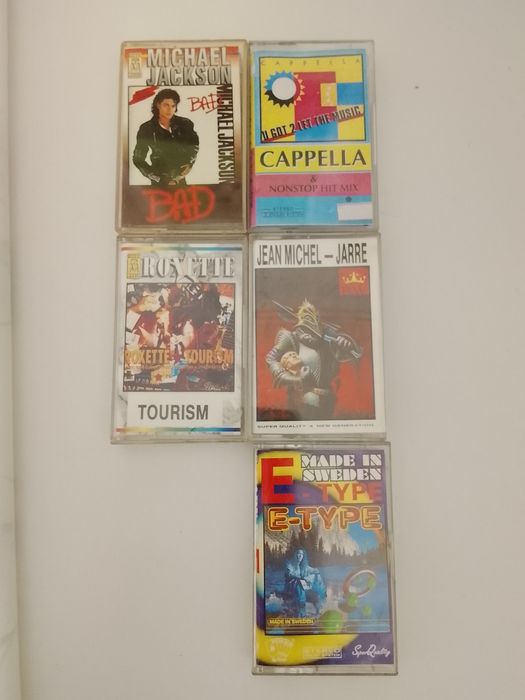 Vând Colecție 35 Casete in stare ca Noi