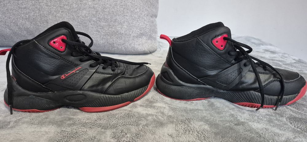 adidasi champion negrii