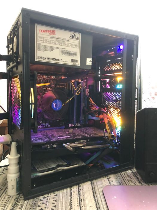 Vând calculator, monitor, mous, tastatura și mous pad