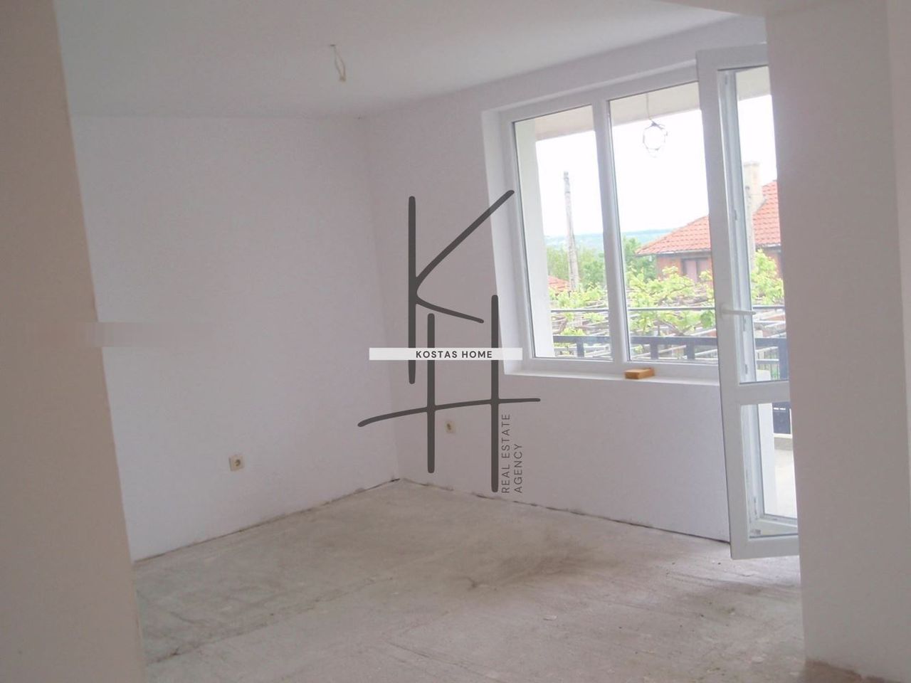 Продава се Къща в с. Бенковски, Област Варна - 285 кв.м за 685 €/кв.м - Снимка #1
