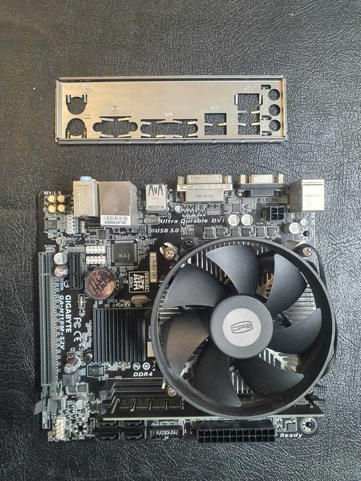 Материнская плата GA H110M-S2 \i5 7400\8gb ddr4